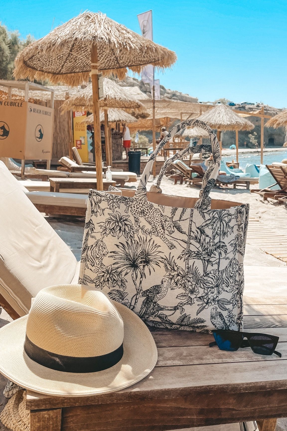 Amazon Beach Vacation Essentials You Need Right Now   Discover amazon must haves for beach vacation that everyone is adding to cart right now.  Don’t miss these summer deals and enjoy your beach vacation like never before.  #AmazonFinds #VacationMode #BeachVibes #TravelMustHaves #BeachAccessories